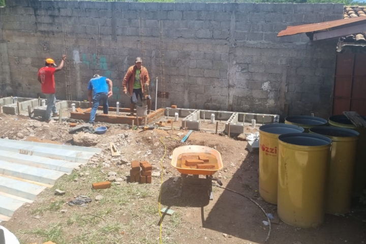 Construccion CEB baños Guasitagua